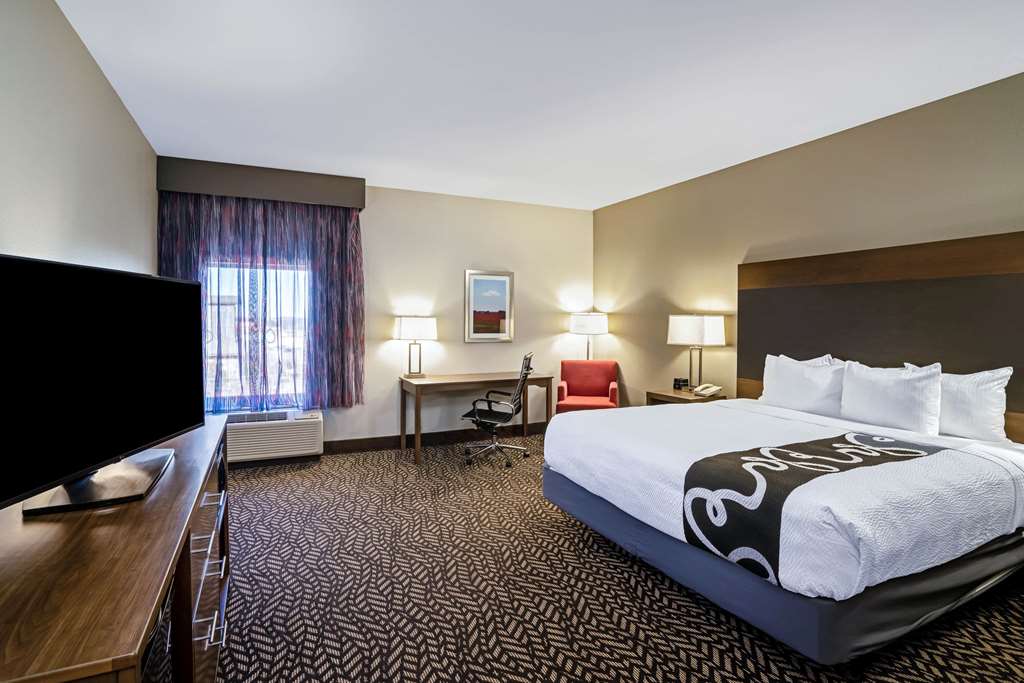 La Quinta Inn & Suites by Wyndham Tuscaloosa University - photo 8