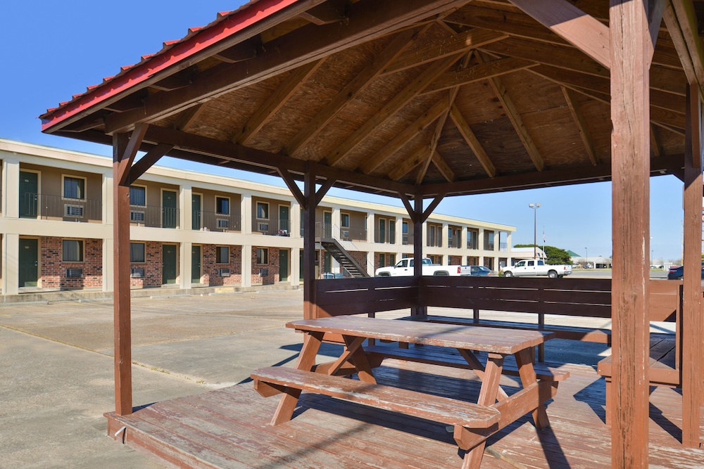 Howards Inn Motel - photo 27
