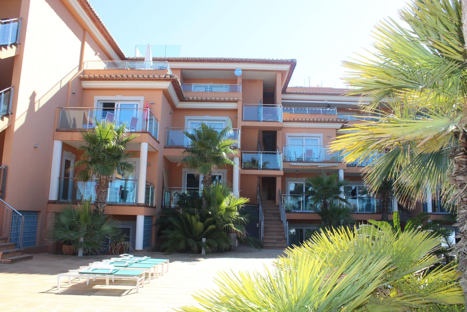 Apartamentos Flamingo Hills — 4-Star Luxury Hotel in Benitachell, Spain