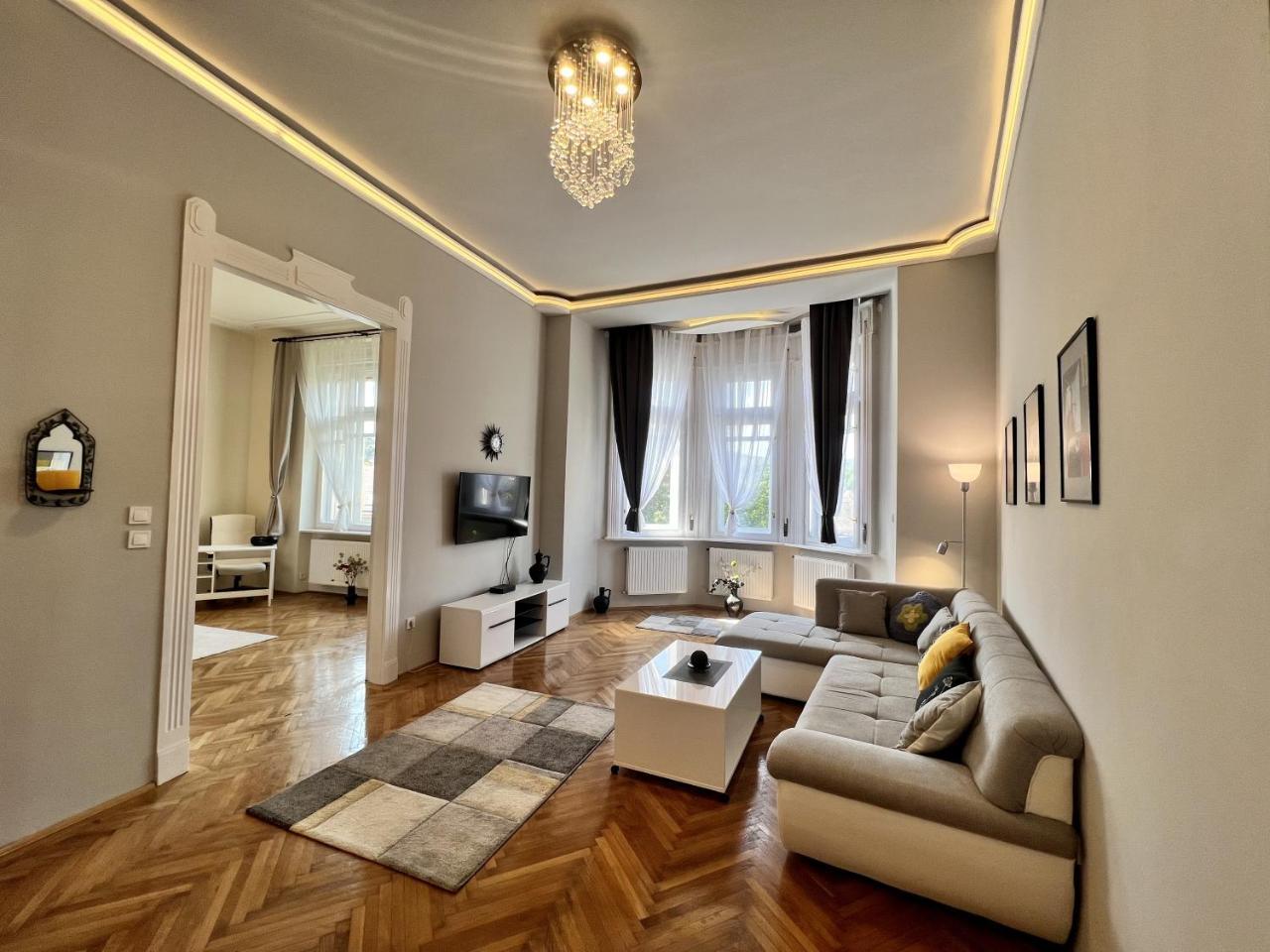 Krisztina Apartments — 4-Star Luxury Hotel in Budapest, Hungary