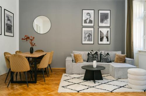 Cozy APT perfect for 4 6 TV Metro Self Checkin — 4-Star Luxury Hotel in Vienna, Austria