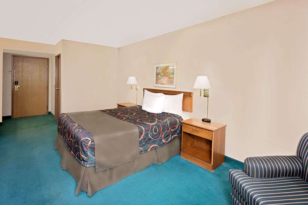 Days Inn by Wyndham Boonville - photo 7
