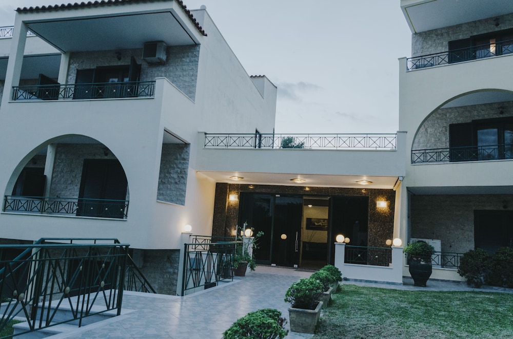 Skiron studios — hotel in Megara