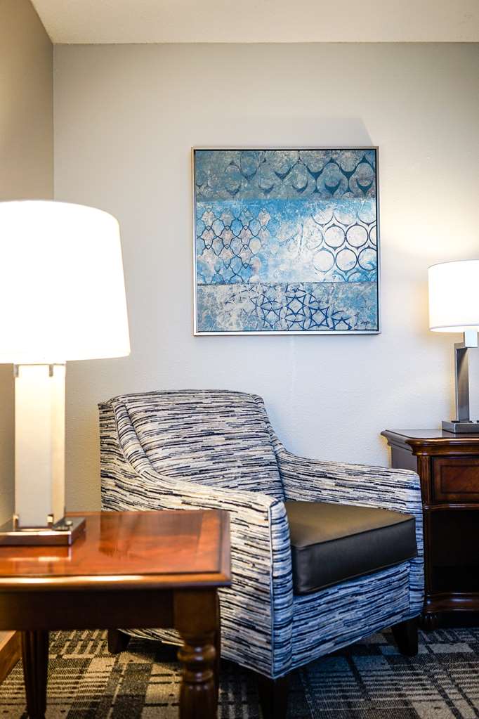 Best Western Plus Dubuque Hotel & Conference Center - photo 32