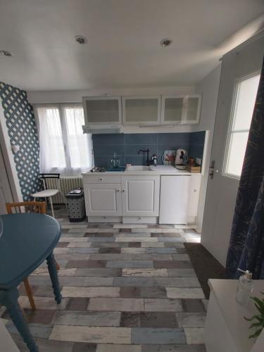 Les Hirondelles Avec Jacuzzi Gratuit — hotel in Soings-En-Sologne