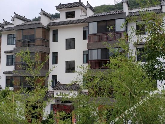 Wudangmountaiingreenhillhomehealthgarden in Danjiangkou, People's Republic of China