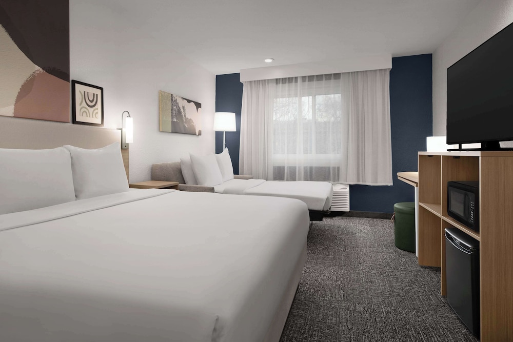 Spark by Hilton San Jose Airport - photo 10