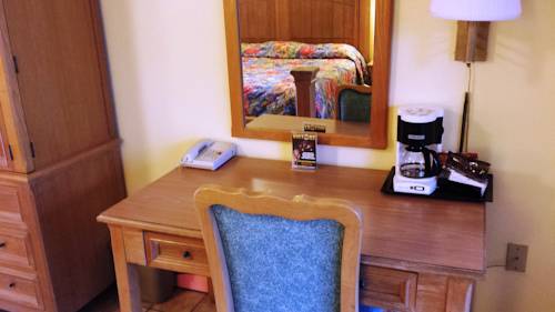 Fawlty Towers Motel - photo 6