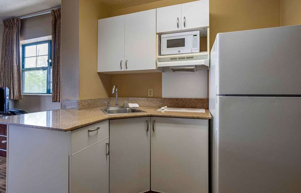 Extended Stay America Suites Edison Raritan Center - photo 25