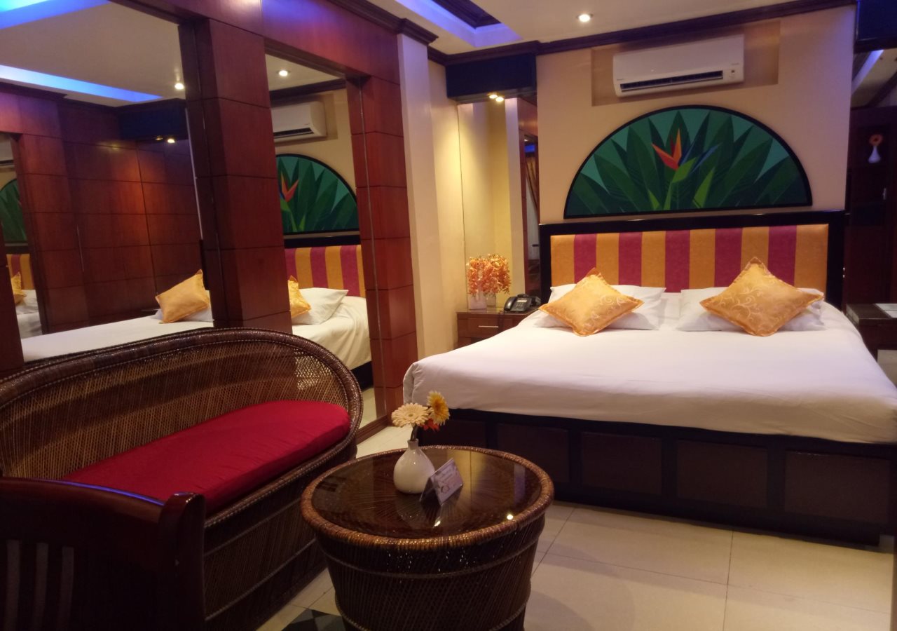 Fields Walking Street Hotel — Angeles City — photo 3