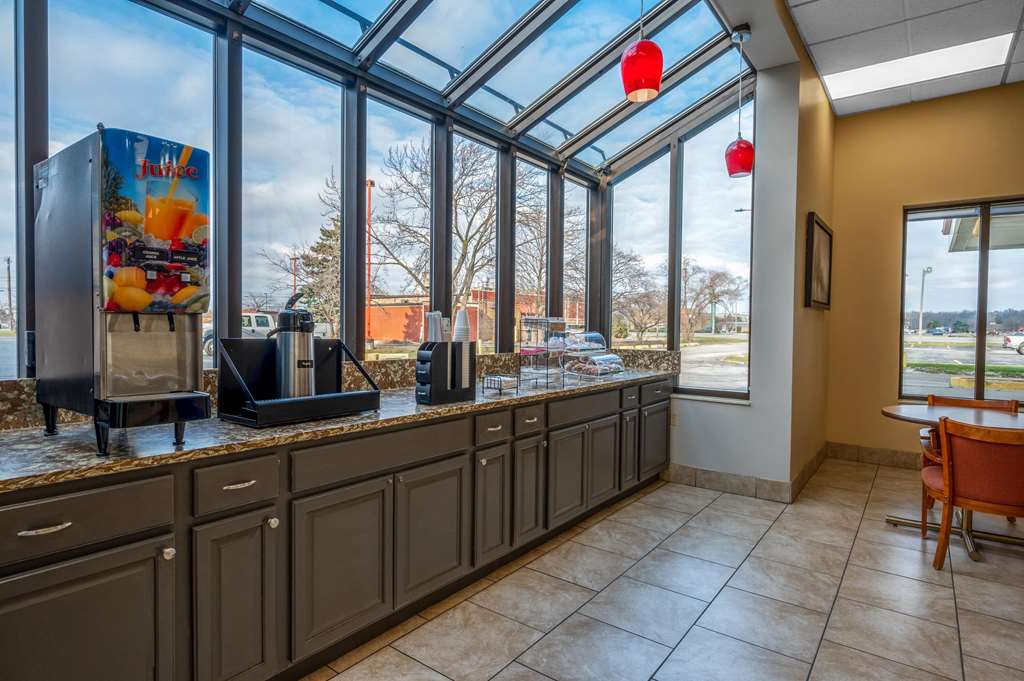 Super 8 by Wyndham Perrysburg Toledo - photo 30
