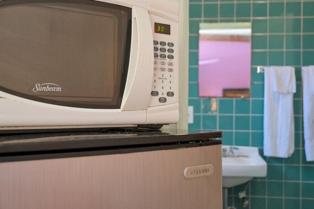 Merle Motel - photo 18