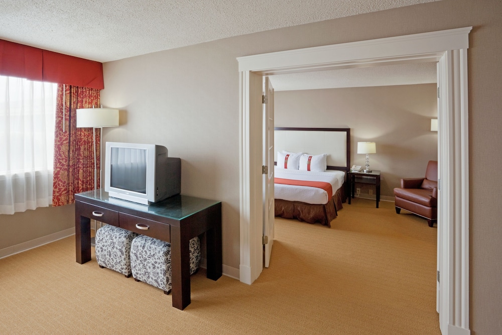 Holiday Inn Hotel & Suites Boston Peabody by IHG - photo 15