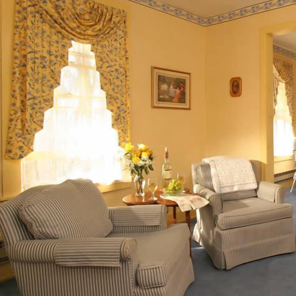 Crestmont Inn - photo 31