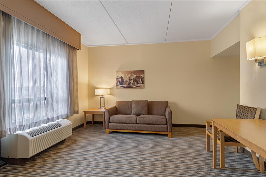 Best Western Royal Plaza Hotel & Trade Center - photo 63