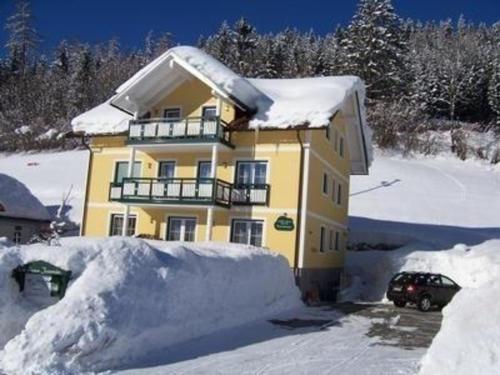 LANDHAUS JASMIN ausgezeichnet mit 4 Kristallen FW Grimmingblick — 4-Star Luxury Hotel in Mitterndorf Im Steirischen Salzkammergut, Austria