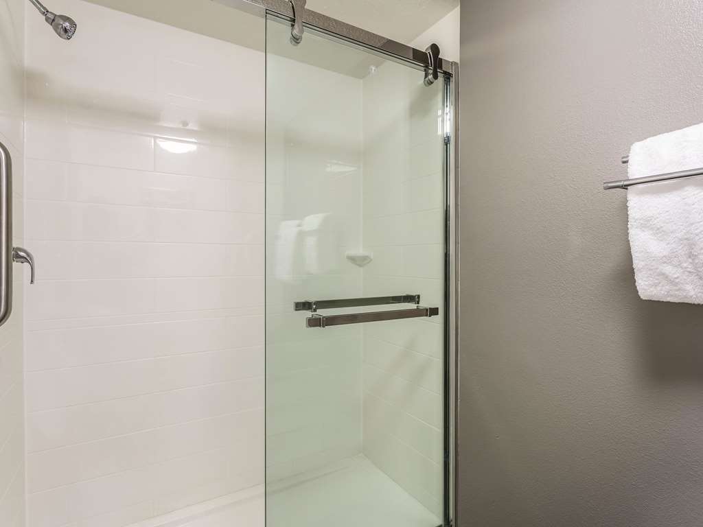La Quinta Inn & Suites by Wyndham Columbia Fort Meade - photo 32