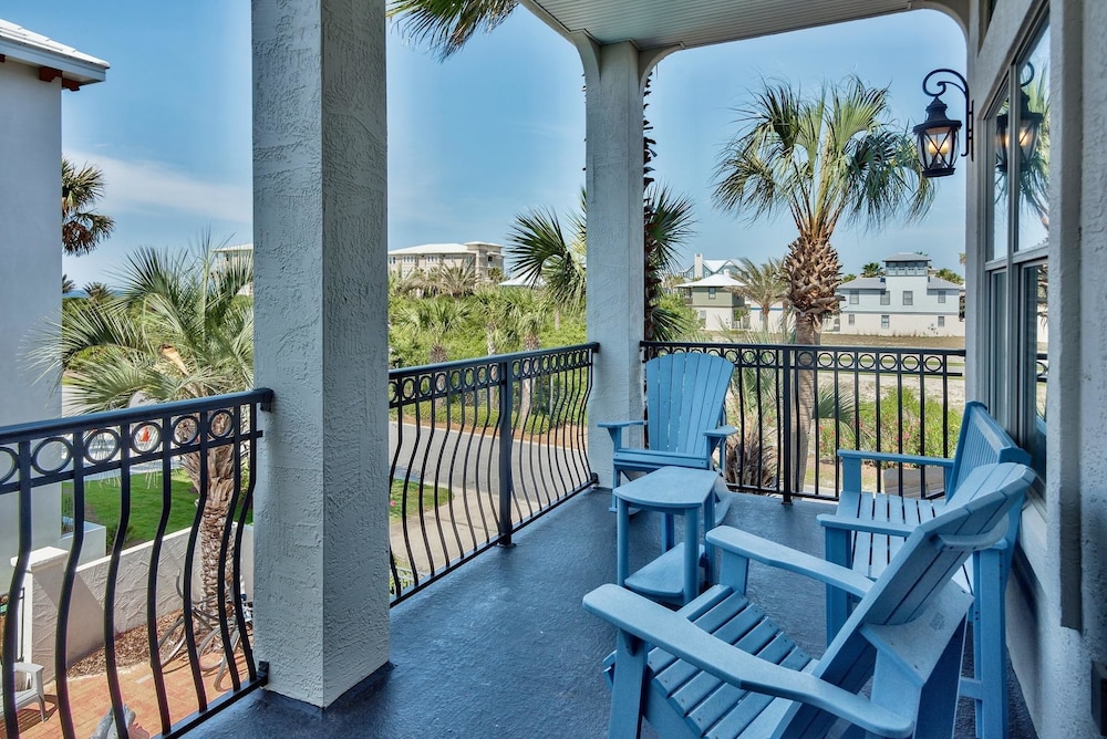 Coastal Vue 5 Bedroom Holiday Home by Five Star Properties — 4-Star Luxury Hotel in Panama City Beach, United States
