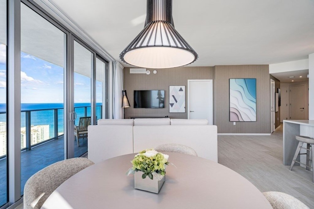 Hyde Beach House Luxury Condo resort 2 Bedroom Condo by RedAwning - photo 52