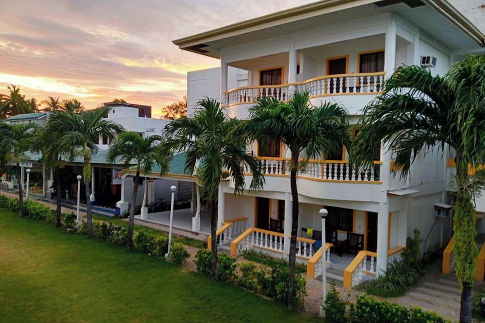 OYO 409 Bans Beach Resort - last minute hotel in Balabag