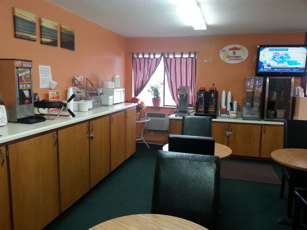 Budgetel Inns & Suites - photo 19