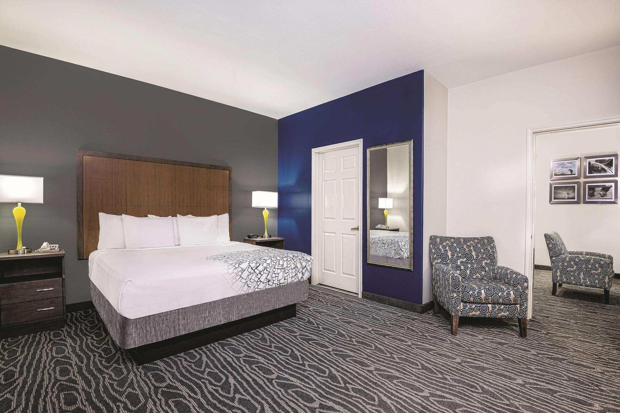 La Quinta Inn & Suites by Wyndham Mercedes Outlet Mall - photo 25
