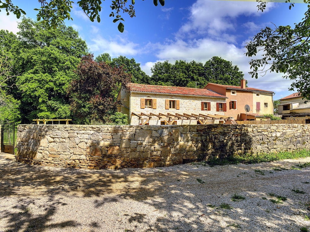 Villa with private pool in central Istria — 4-Star Luxury Hotel in Zminj, Croatia