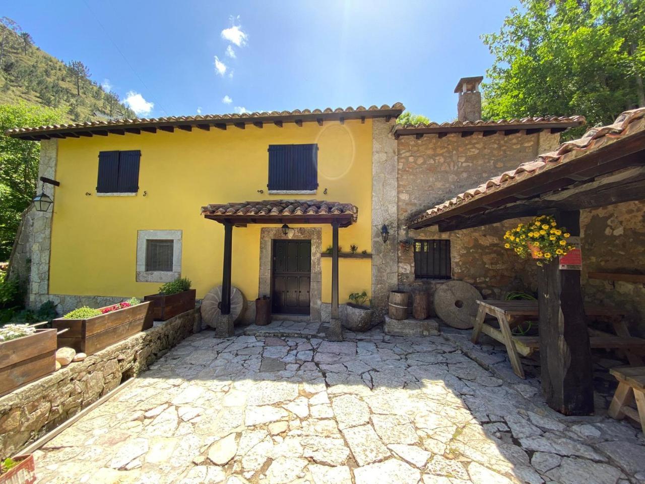 Antiguo Molino de Agua a 10 Min de la Playa in Llanes, Spain