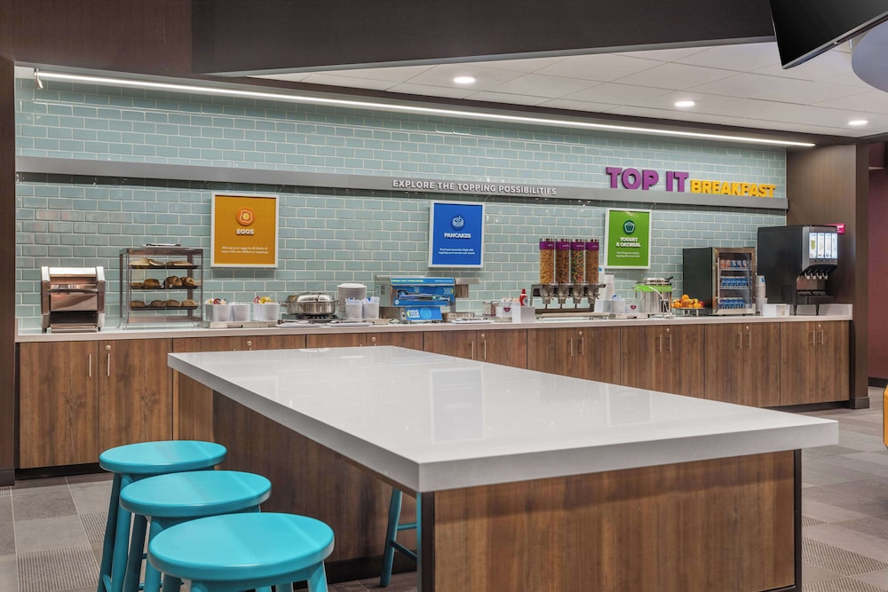 Tru by Hilton Janesville - photo 28