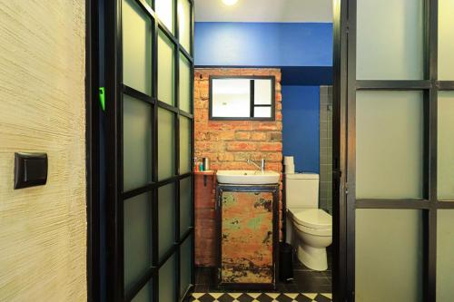 Tbilisi Heart Funky 1BR Apt By Wehost