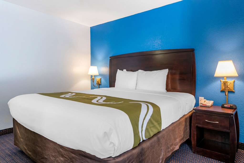 Quality Inn Sarasota North Near Lido Key Beach - photo 30