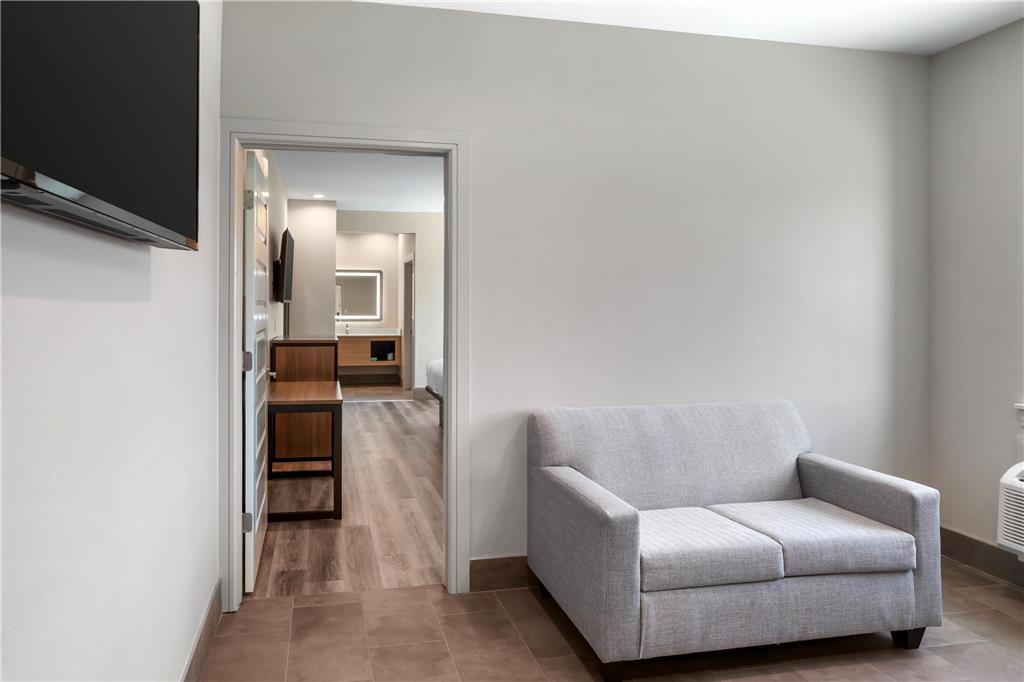 Clarion Pointe Spring Houston North - photo 22