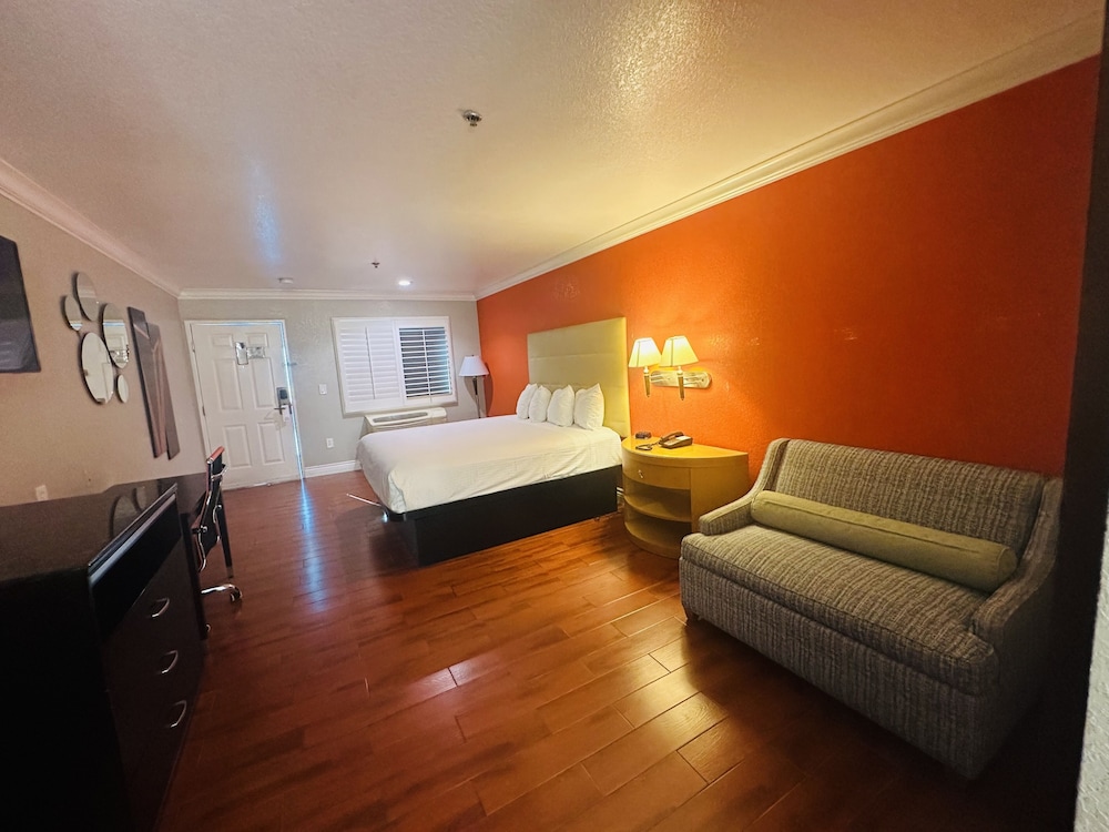 Casa Blanca Hotel and Suites Orange - photo 21