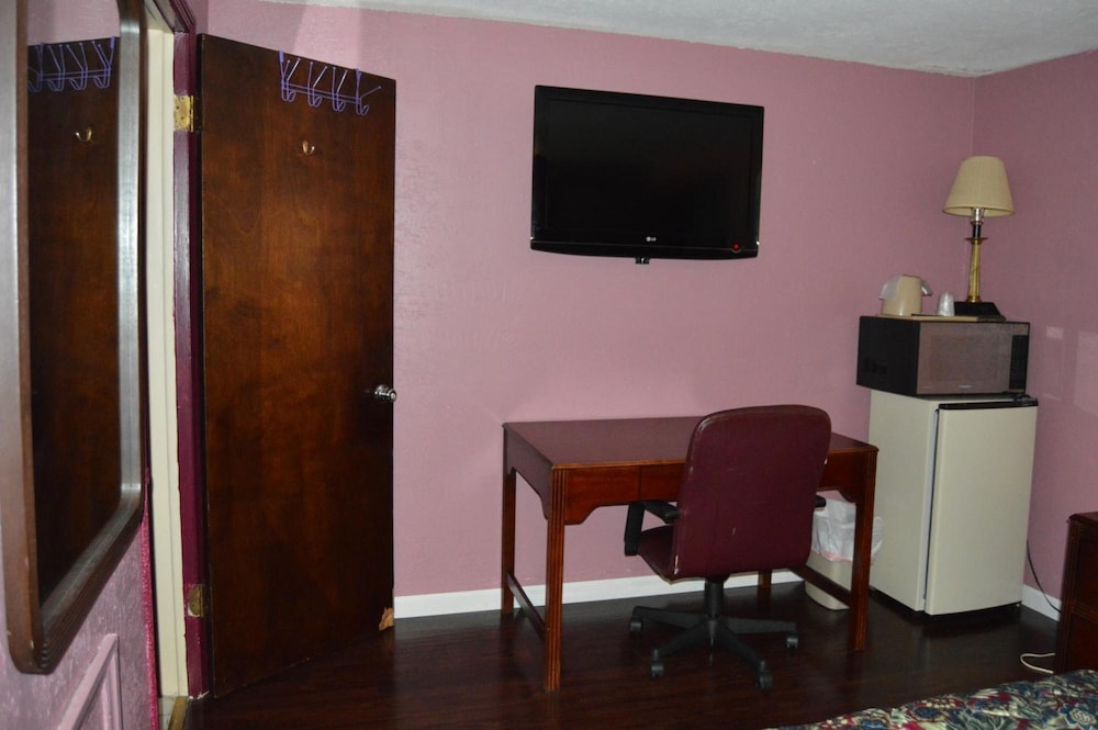 Budget Inn of Claypool Hill - photo 20