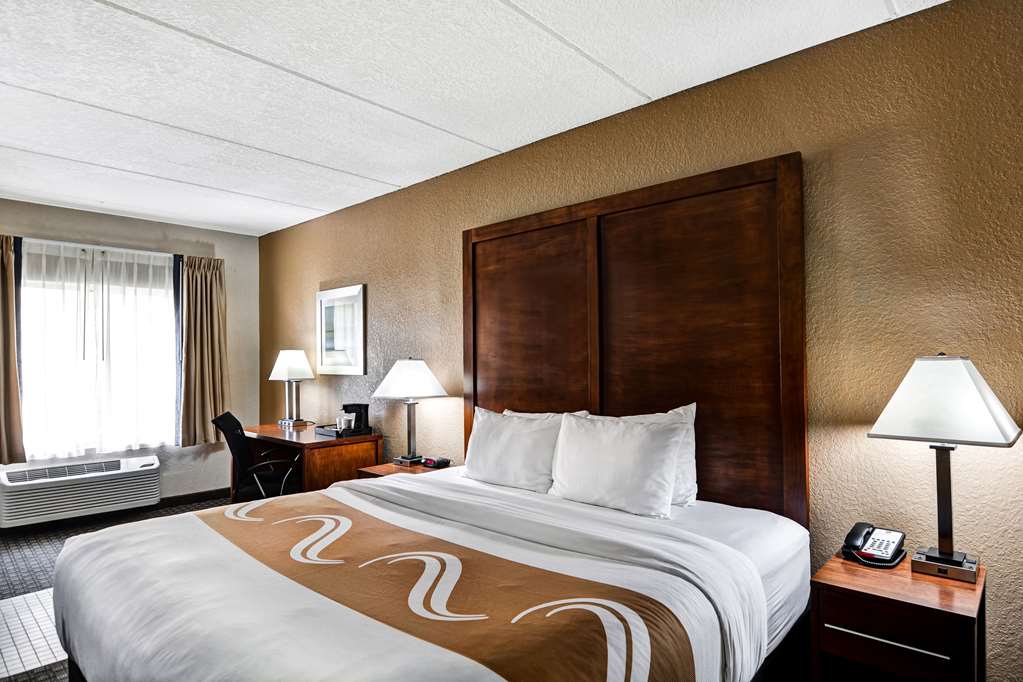 Quality Inn & Suites Heritage Park - photo 9