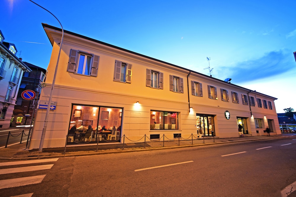 Amalia Bakery Home — 4-Star Luxury Hotel in Gallarate, Italy