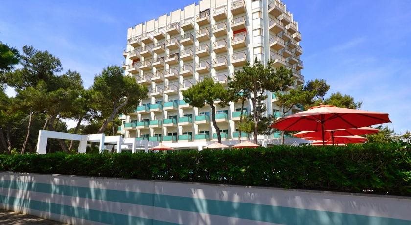 Condominio International — 5-Star Luxury Hotel in Udine, Italy