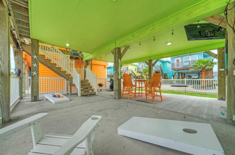 Reel Life Dreams by Avantstay Pool Near Beach - photo 18