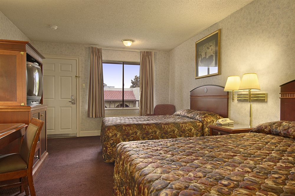 Courtyard Inn Sacramento - photo 2