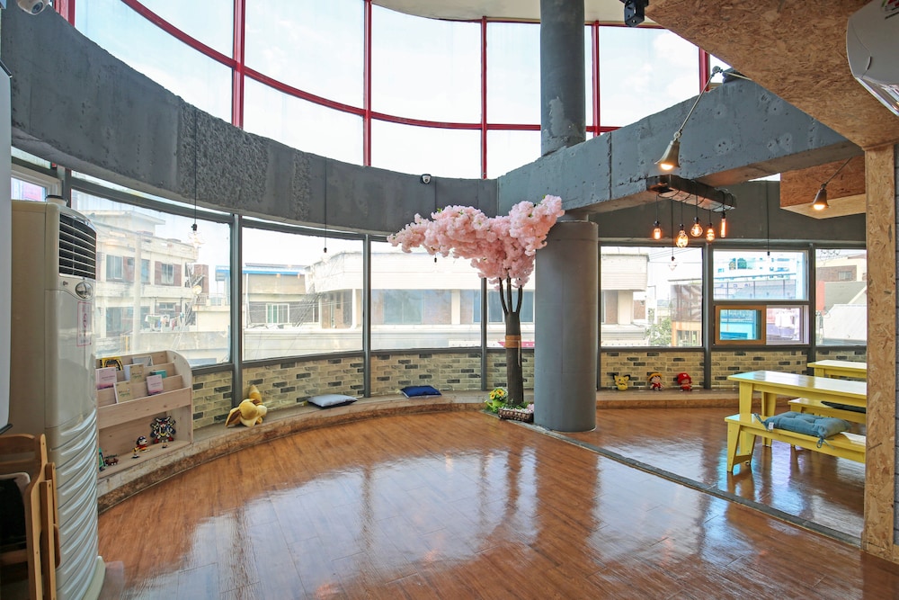Dashim Guest House — 4-Star Luxury Hotel in Gunsan, South Korea