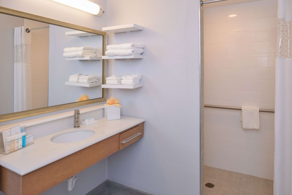 Hampton Inn & Suites Denver Speer Boulevard - photo 23