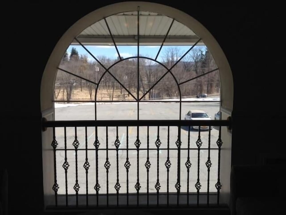 Inn At Arbor Ridge Hotel & Conference Center - photo 23