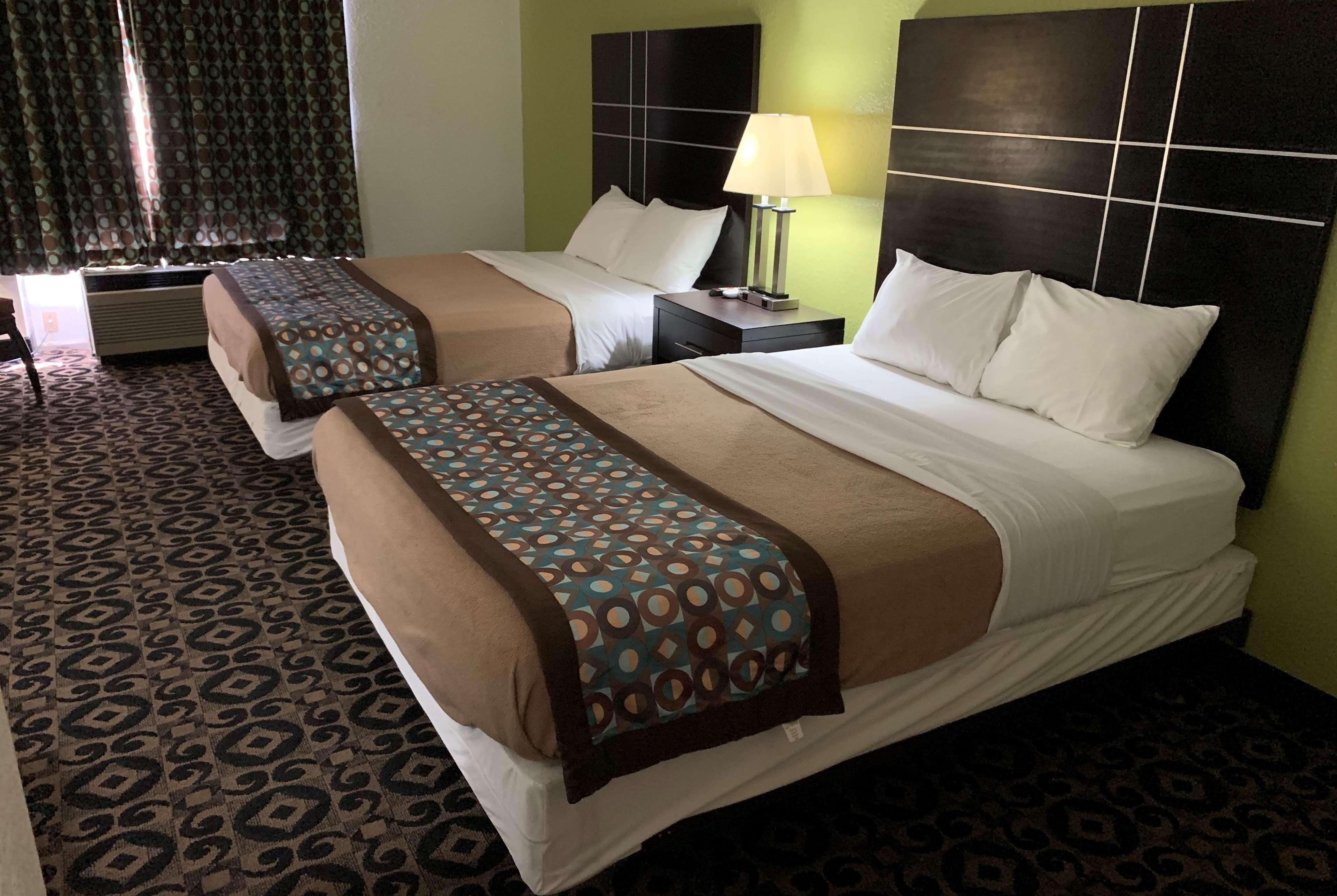 Kings Inn Torrington - photo 12