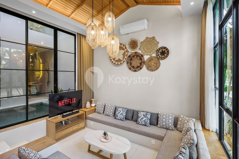 Lucenta Villa by Kozystay Canggu — 4-Star Luxury Hotel in Canggu, Indonesia