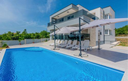 4 Bedroom Nice Home In Slivnica Donja — 4-Star Luxury Hotel in Posedarje, Croatia