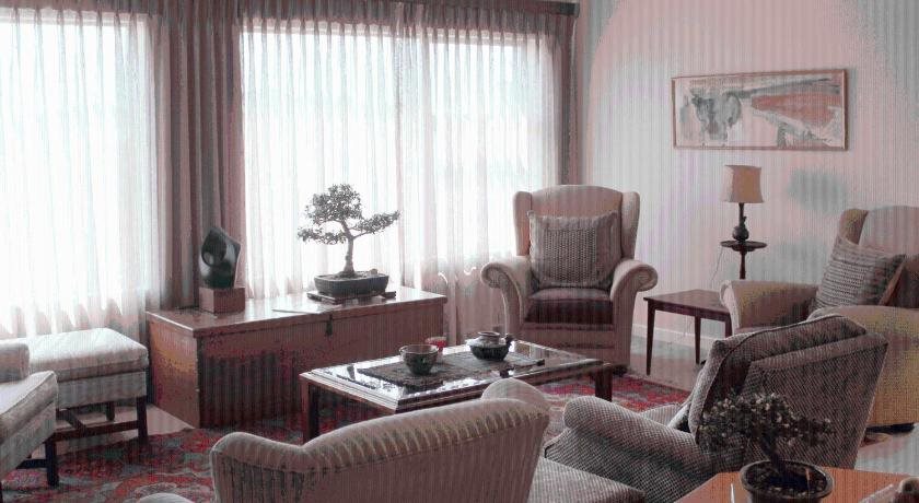 Acacia House