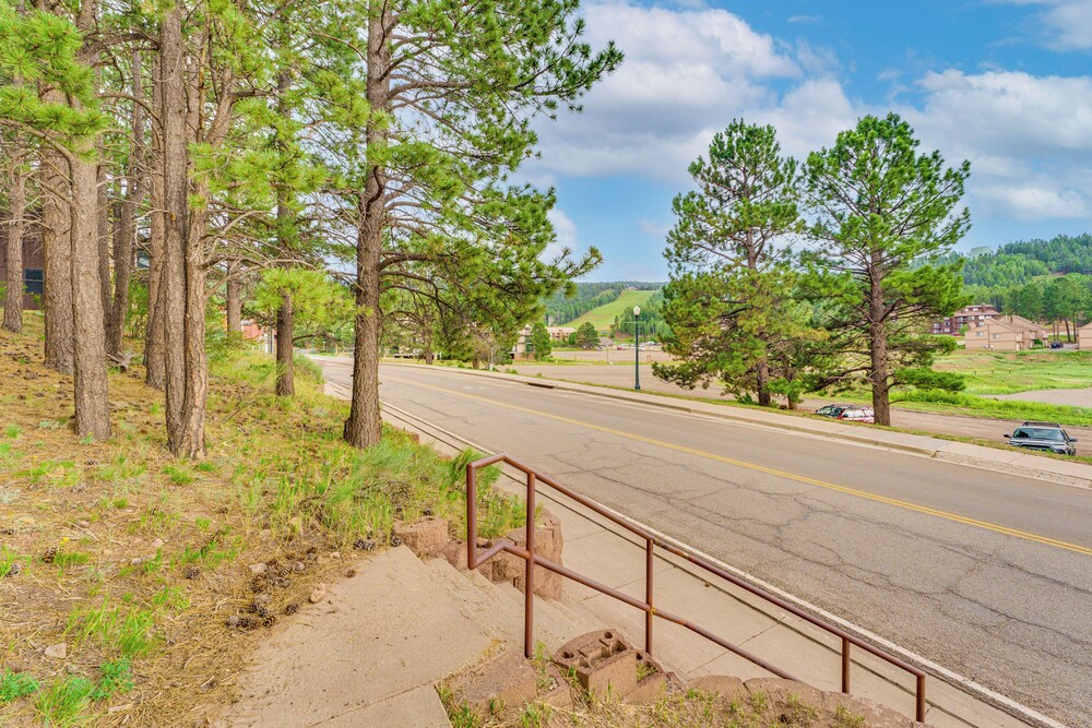 Half Mi to Angel Fire Resort: Townhome w Grill - photo 15