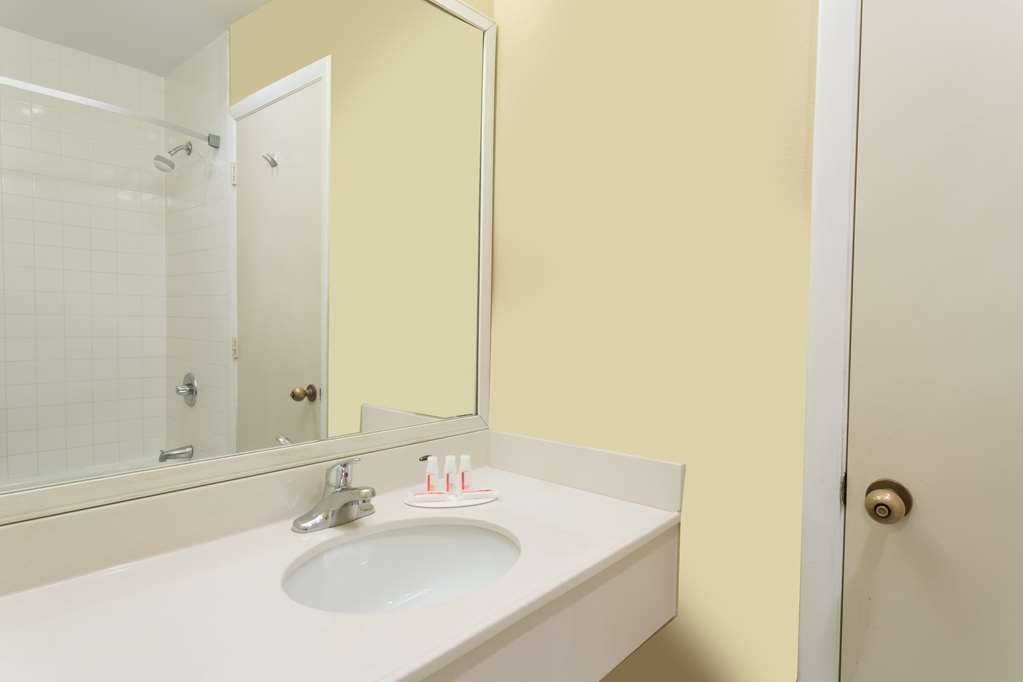 Days Inn by Wyndham Tappahannock - photo 13