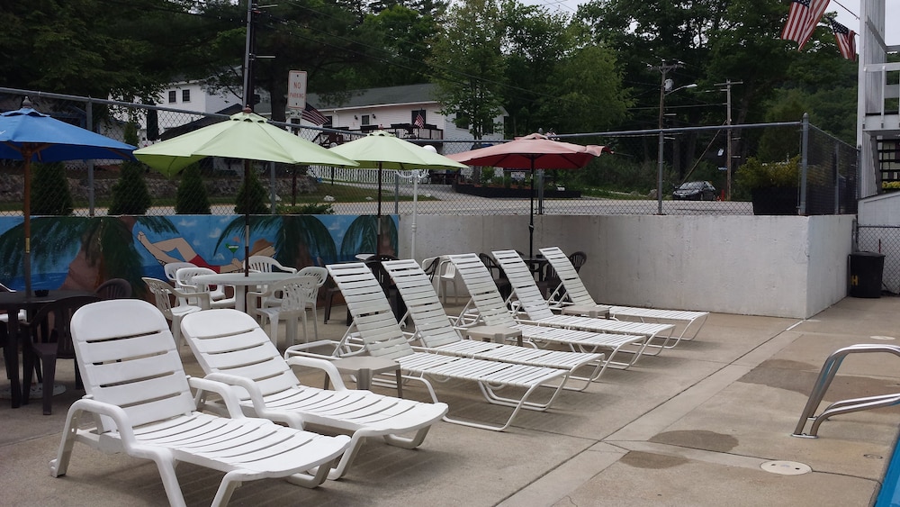 Weirs Beach Motel and Cottages - photo 55