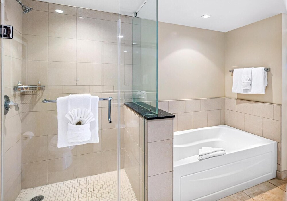 K B M Resorts Hkk 306 Chic 2bd Upgraded Steps Away From Resort Pools Beach and Spa - photo 25